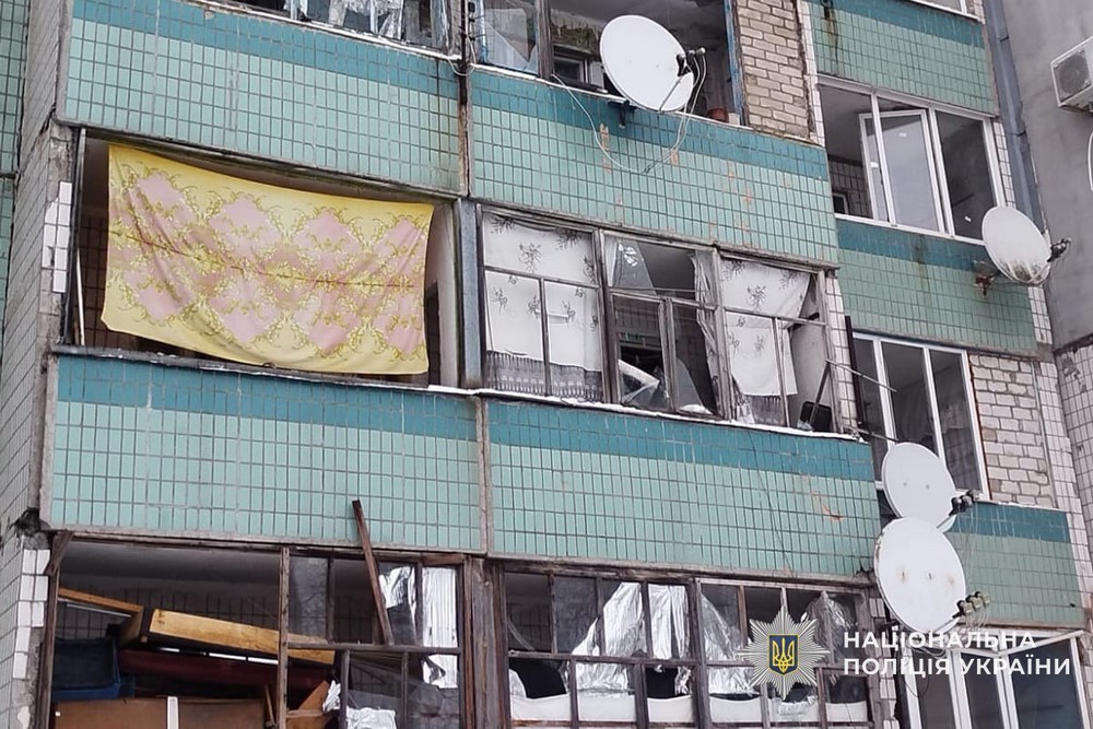 На Нікопольщині поранено цілу родину, на Синельниківщині постраждали рятувальник і цивільний – поліція про наслідки ворожих атак На Нікопольщині поранено цілу родину, на Синельниківщині постраждали рятувальник і цивільний – поліція про наслідки ворожих атак