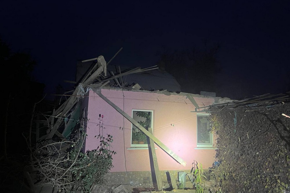 Фото наслідків обстрілів Нікополя