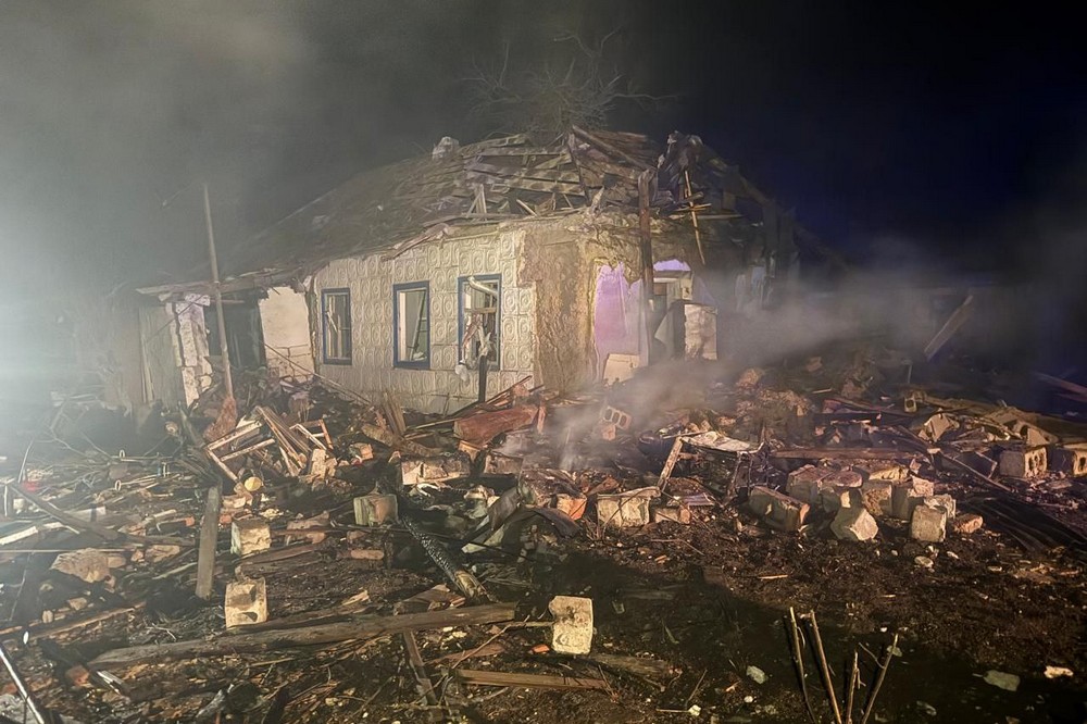 Ворог накрив Нікопольщину «Градами», у Кривому Розі четверо поранених внаслідок атаки «Шахедами» (фото) Ворог накрив Нікопольщину «Градами», у Кривому Розі четверо поранених внаслідок атаки «Шахедами» (фото)