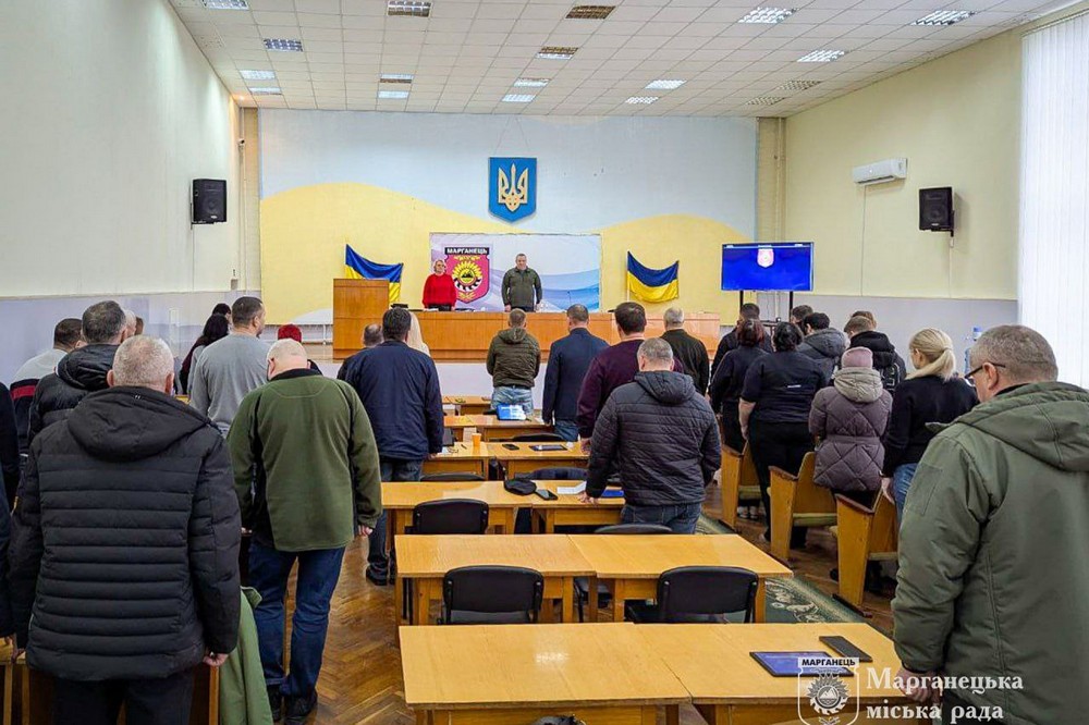 Сьогодні, 18 грудня, відбулася чергова 59-та сесія міської ради. На ній прийнято бюджет Марганця на 2026 рік, вшановано пам’ять полеглих Героїв, виділено допомогу ЗСУ, заслухано виступ представника ТЦК тощо. Сьогодні, 18 грудня, відбулася чергова 59-та сесія міської ради. На ній прийнято бюджет Марганця на 2026 рік, вшановано пам’ять полеглих Героїв, виділено допомогу ЗСУ, заслухано виступ представника ТЦК тощо.