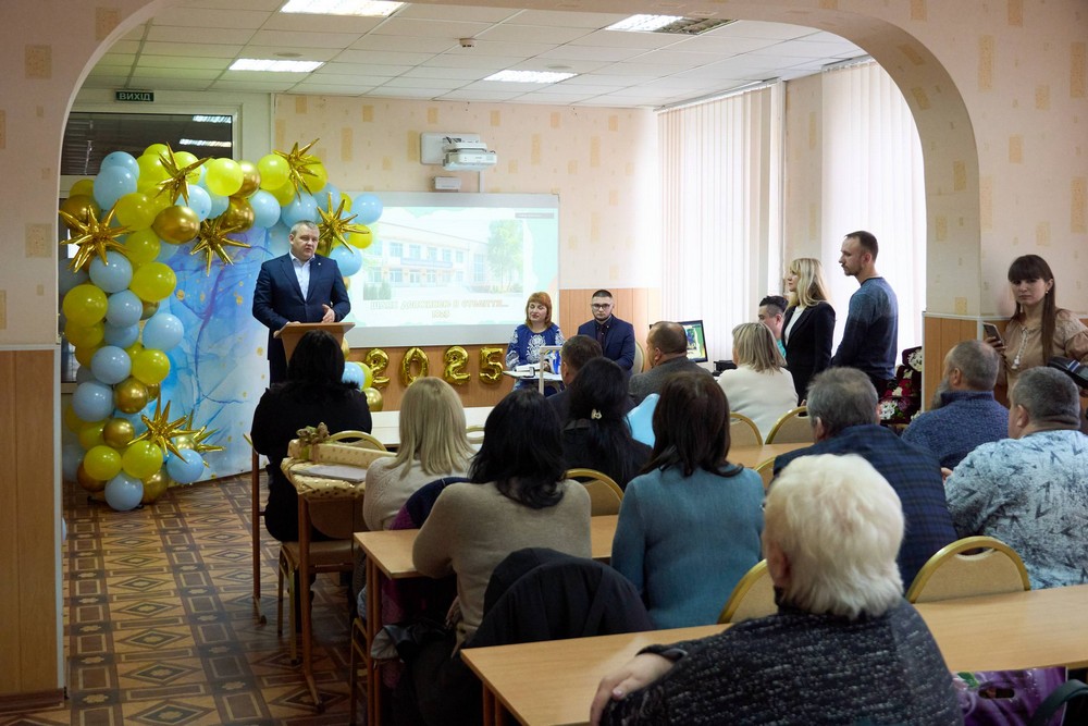 100-річний ювілей відзначає Нікопольській педагогічний коледж: освітян привітали Олександр Саюк і Микола Лукашук