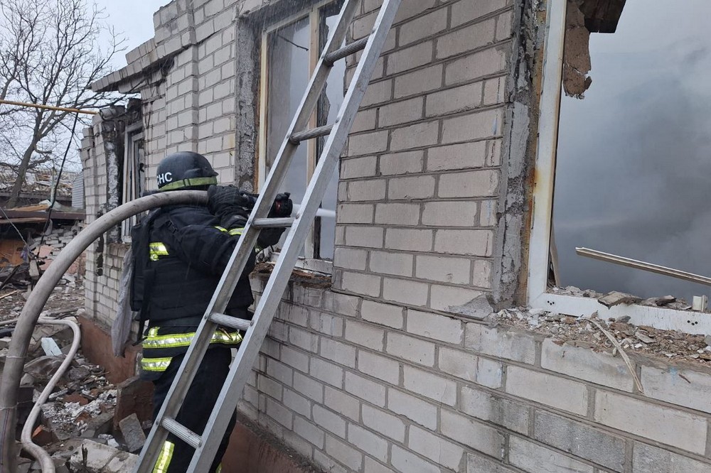 Ворог обстрілював Нікополь і район сьогодні – є руйнування, під ударом також були Синельниківщина, Криворіжжя і Кам’янський район (фото)