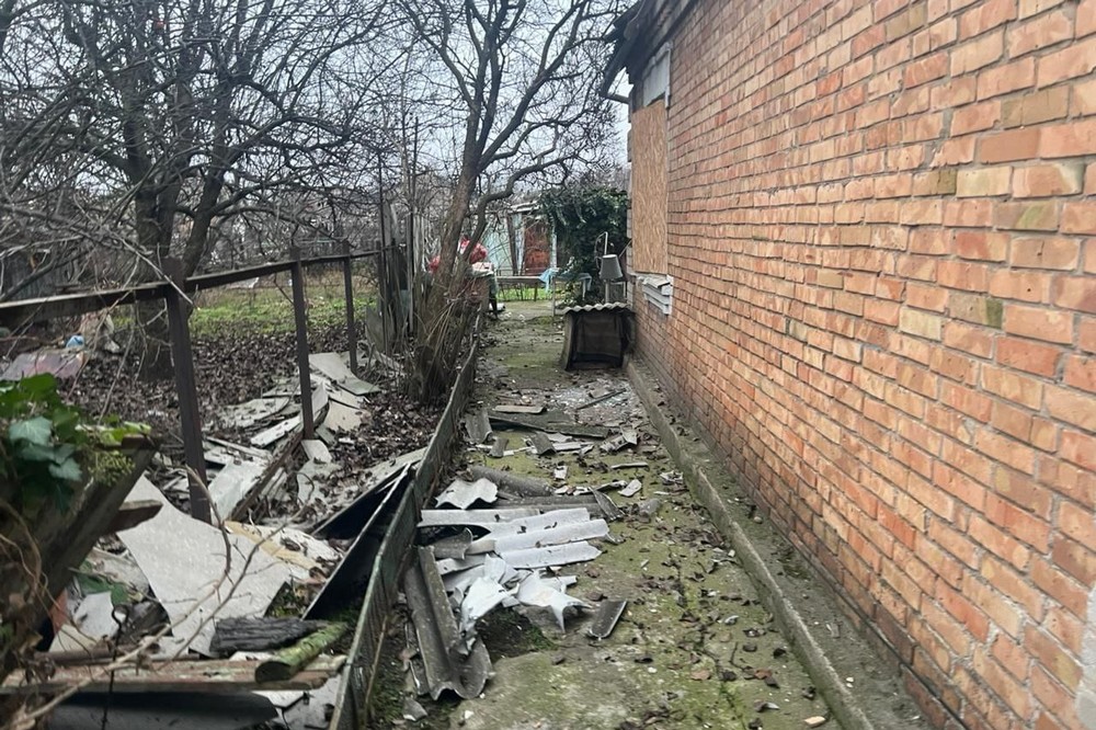 У Нікополі і районі побито будинки та АЗС, під атакою БпЛА було Криворіжжя, російський КАБ впав на Синельниківщині