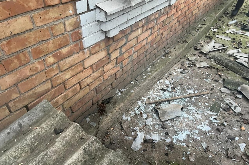 У Нікополі і районі побито будинки та АЗС, під атакою БпЛА було Криворіжжя, російський КАБ впав на Синельниківщині