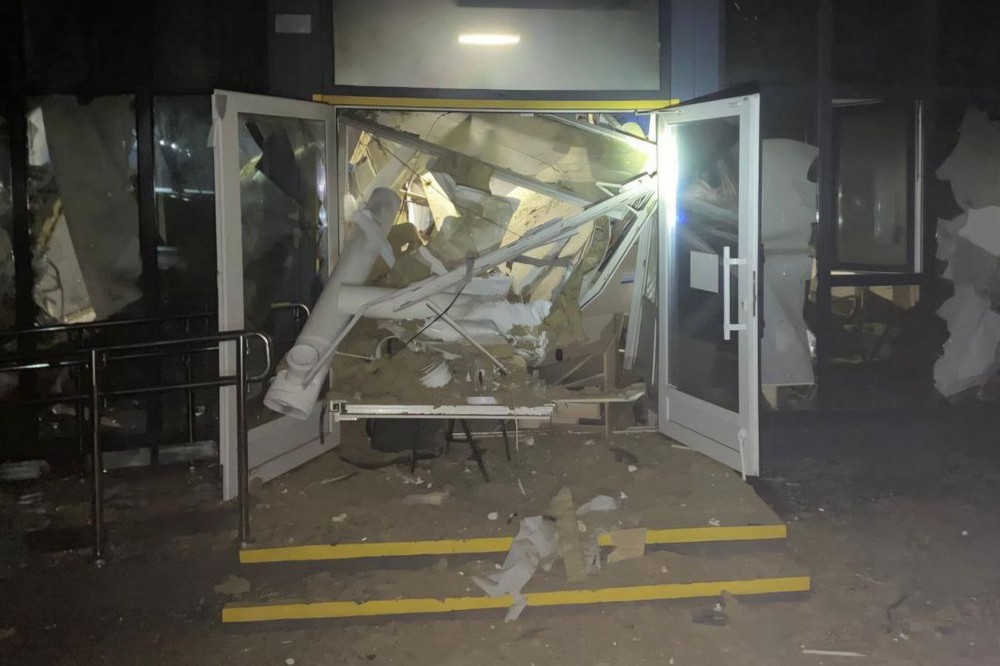 Ворог обстріляв Нікополь і район, атакував Кривий Ріг, Павлоград і Синельниківщину – виникла пожежа, є руйнування