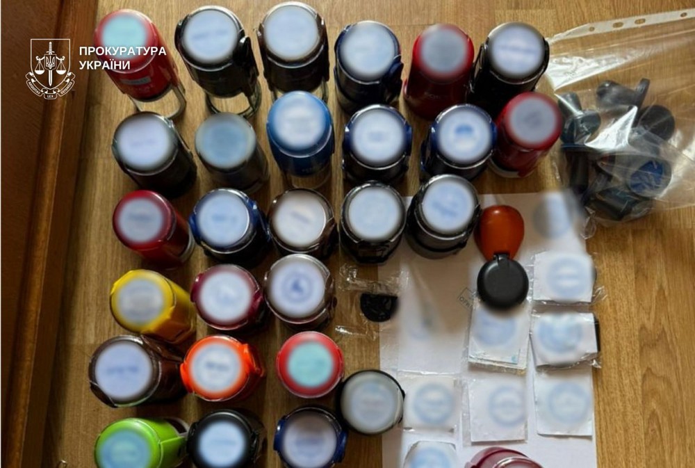 Крали мільйонами на відновленні житла після обстрілів: посадовцю міськради Дніпра оголошено про підозру