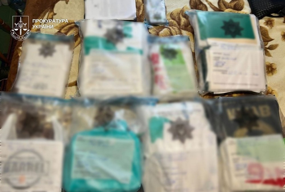 Крали мільйонами на відновленні житла після обстрілів: посадовцю міськради Дніпра оголошено про підозру