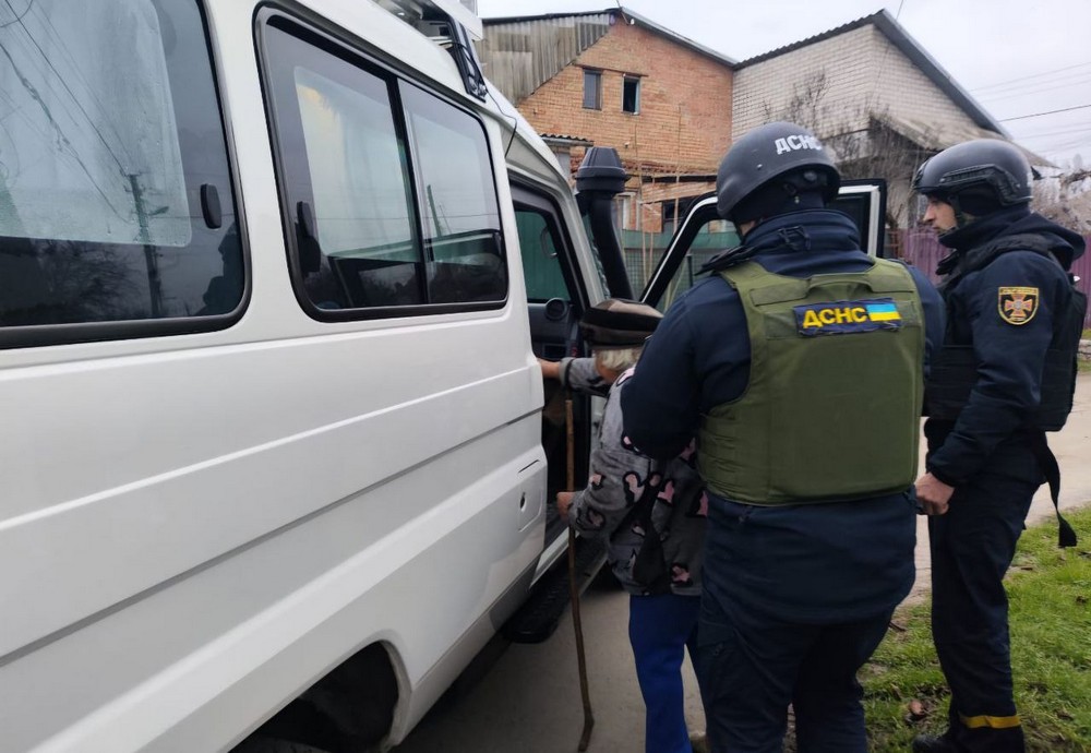 Фото наслідків ворожих атак на Нікопольщині