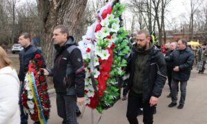 Невимовний біль і туга… У Нікополі сьогодні провели в останню путь полеглого Героя-феросплавника (фото)