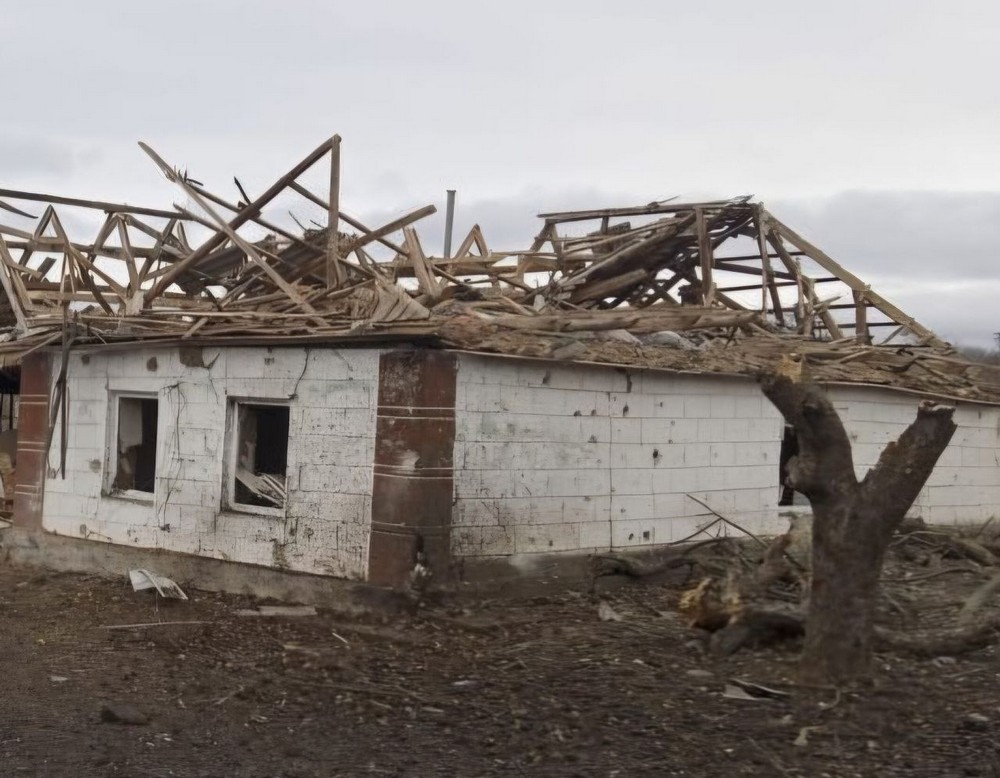 У Нікополі побито два кафе, будинки, у районі є поранений, понівечено ліцей, підприємство, під обстрілами було і Криворіжжя У Нікополі побито два кафе, будинки, у районі є поранений, понівечено ліцей, підприємство, під обстрілами було і Криворіжжя