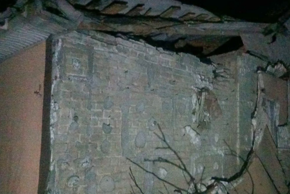 Ворог атакував Дніпропетровщину безпілотниками в ніч на 25 грудня: пошкоджено ліцей, виникли пожежі