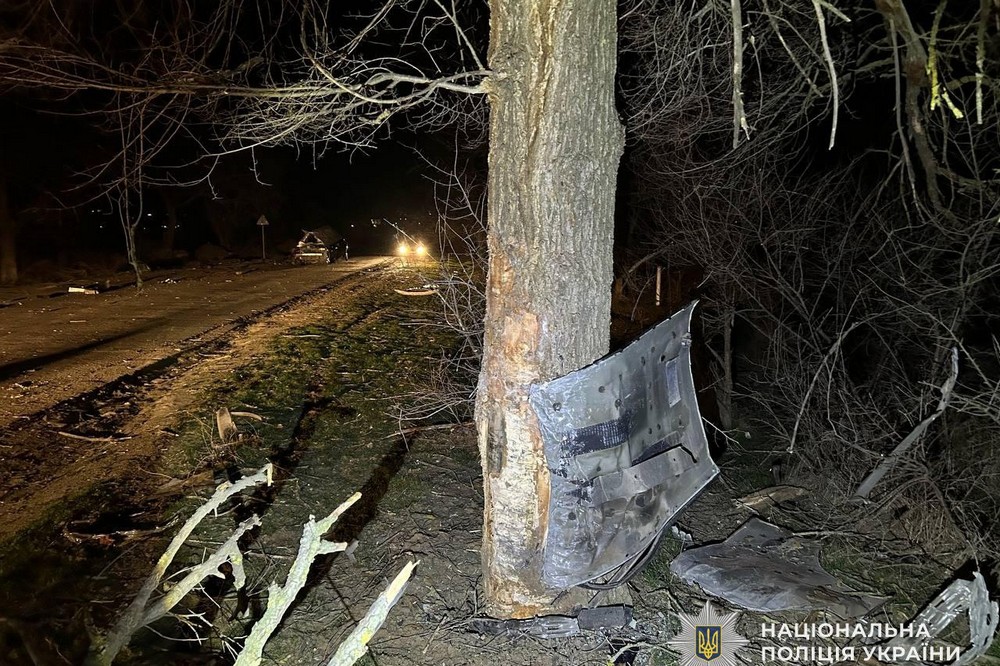 Смертельна ДТП на Криворіжжі сталася увечері 24 грудня. Водій не впорався з керуванням і втратив контроль над автомобілем.