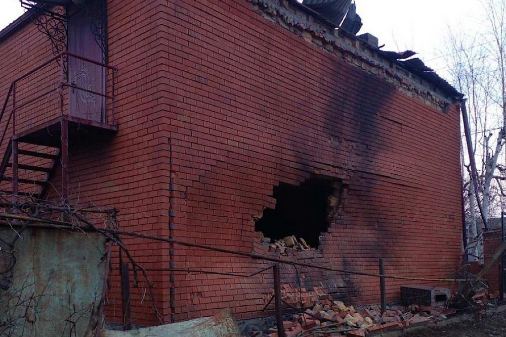 Півсотні ударів по Нікополю і району, є поранений, також атаковано Синельниківщину – поліція показала фото наслідків терору окупантів