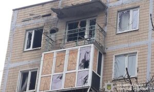 Півсотні ударів по Нікополю і району, є поранений, також атаковано Синельниківщину – поліція показала фото наслідків терору окупантів