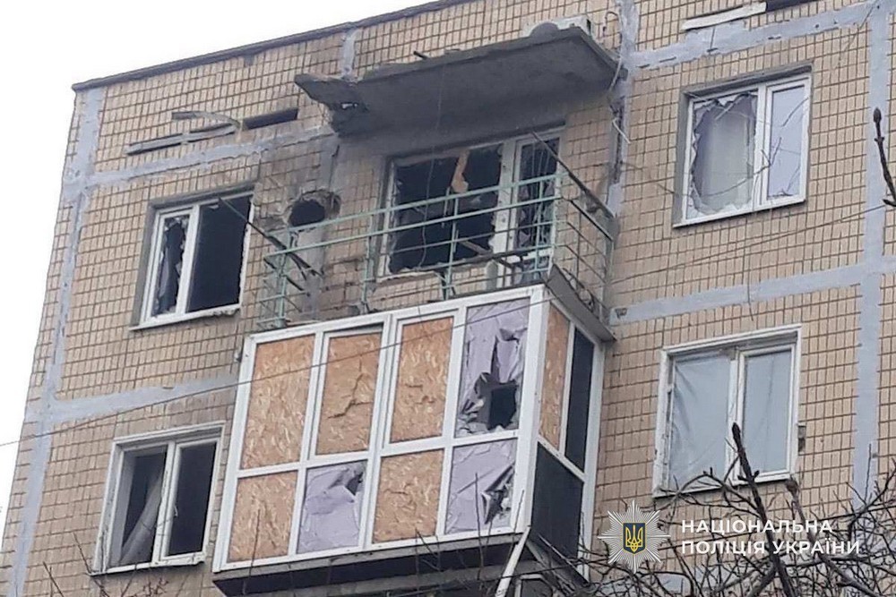 Півсотні ударів по Нікополю і району, є поранений, також атаковано Синельниківщину – поліція показала фото наслідків терору окупантів