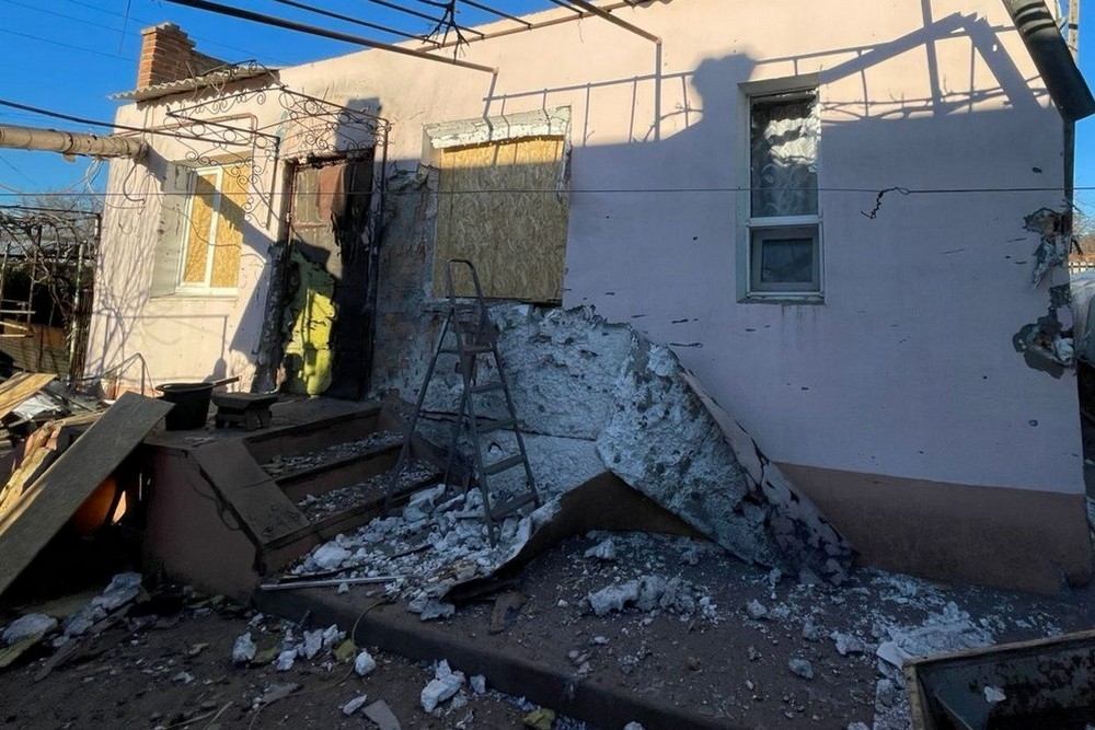 Ворог гатив по Нікополю і району – побито підприємства і будинки, також під обстрілом була Синельниківщина