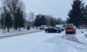 Зима в Покрові додала роботи комунальникам (фото)