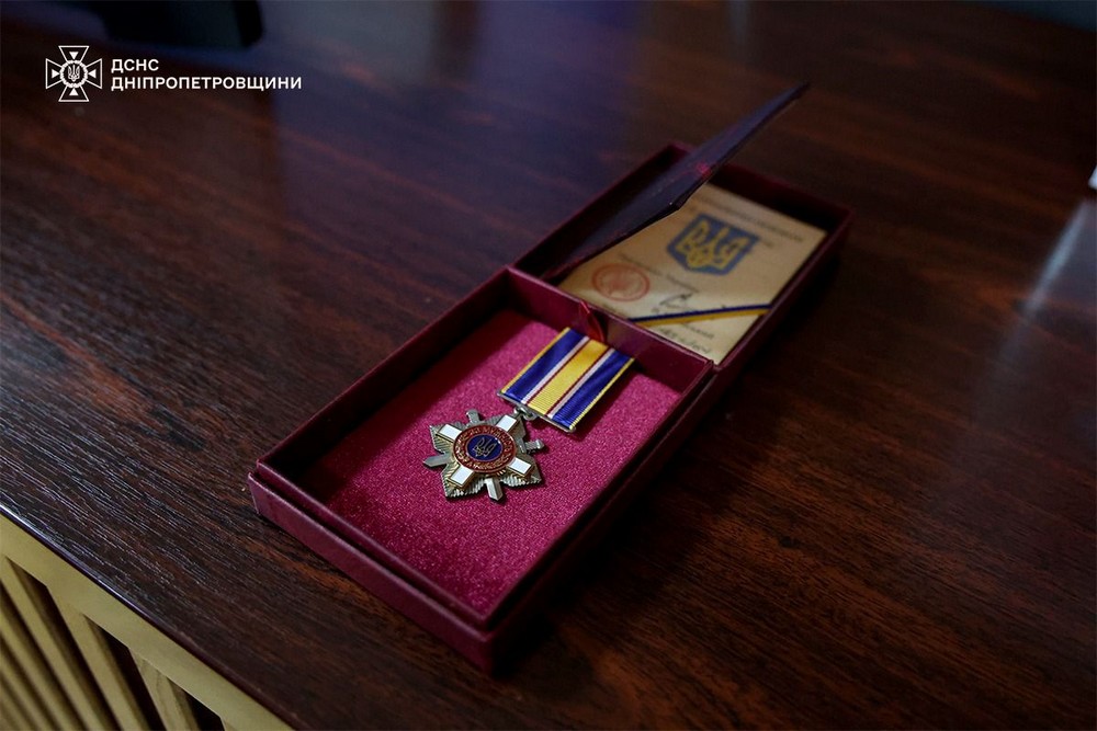 Рятувальника з Нікопольщини, який загинув у Нікополі, посмертно нагороджено орденом: фото