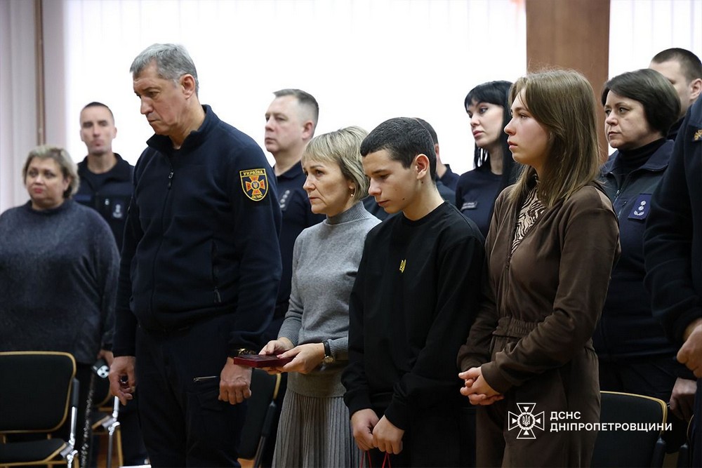 Рятувальника з Нікопольщини, який загинув у Нікополі, посмертно нагороджено орденом: фото