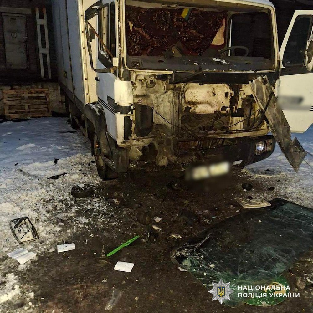 Ворог поцілив FPV-дронами по двом вантажівкам на Нікопольщині, вдарив БпЛА та КАБами по Синельниківщині – поліція