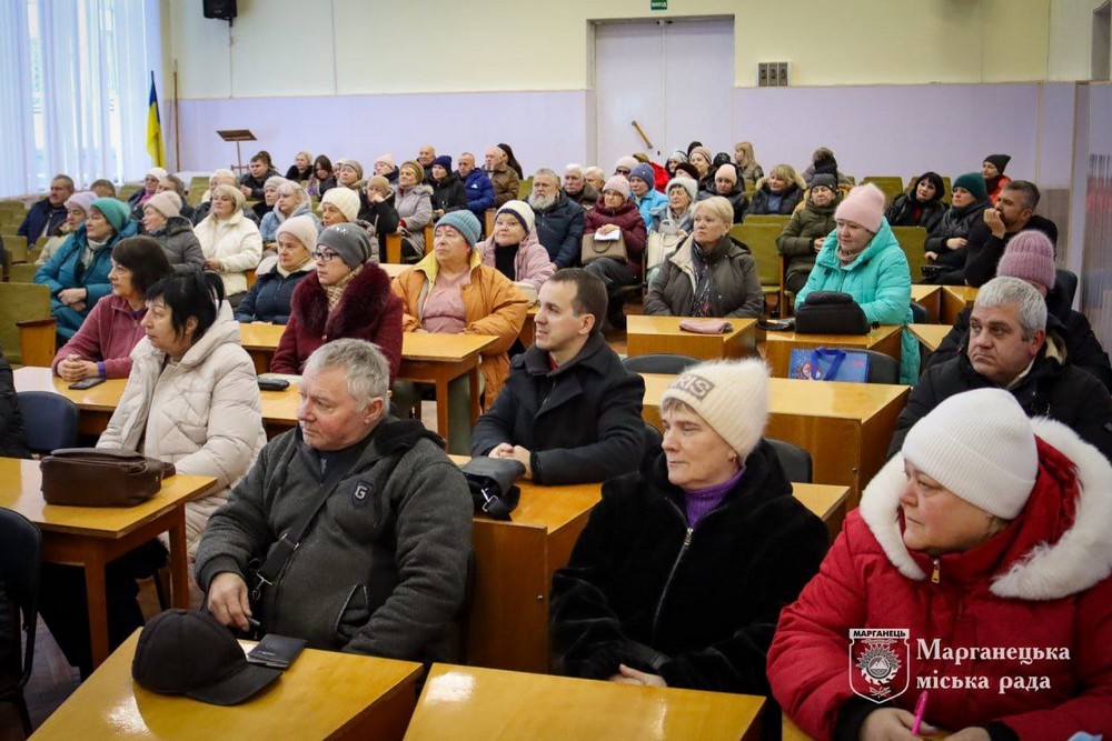 Енергетична безпека і гуманітарна допомога у Марганці: міський голова провів зустріч з головами ОСББ