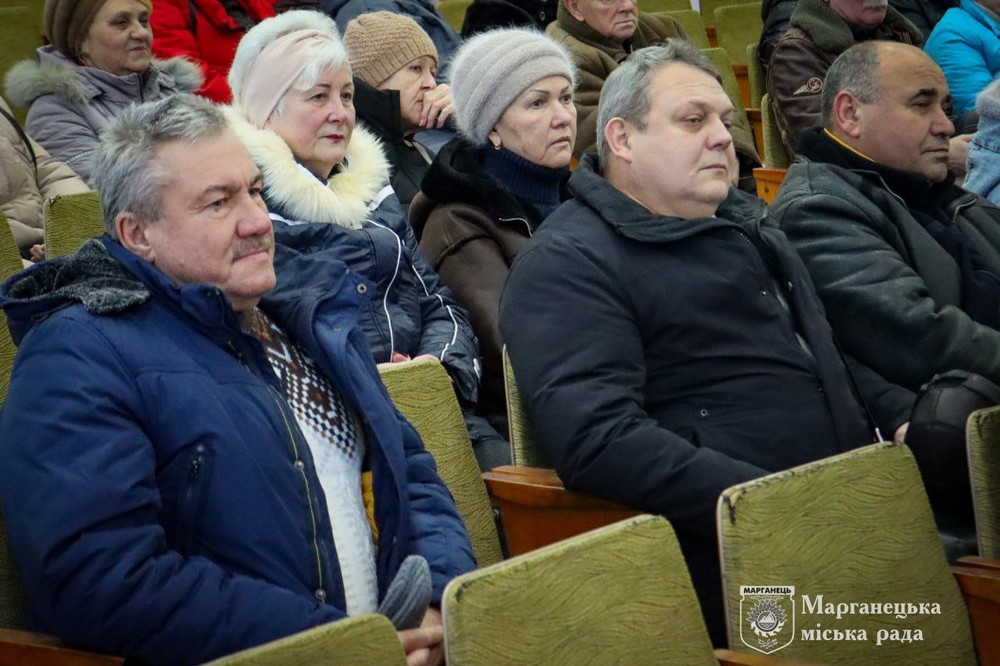 Енергетична безпека і гуманітарна допомога у Марганці: міський голова провів зустріч з головами ОСББ