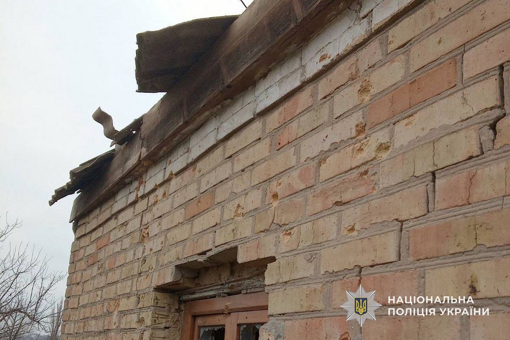 Руйнування і поранені на Нікопольщині і Синельниківщині: поліція про наслідки обстрілів за добу (фото)