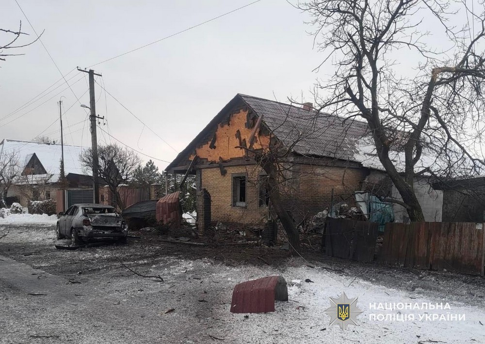 Руйнування і поранені на Нікопольщині і Синельниківщині: поліція про наслідки обстрілів за добу (фото)
