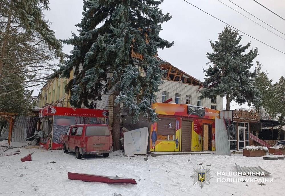 Руйнування і поранені на Нікопольщині і Синельниківщині: поліція про наслідки обстрілів за добу (фото)