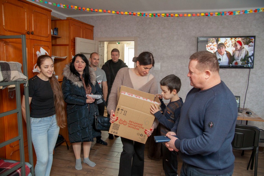 Начальник Нікопольської РВА передав подарунки дітям від ДніпроОВА: фото Начальник Нікопольської РВА передав подарунки дітям від ДніпроОВА: фото