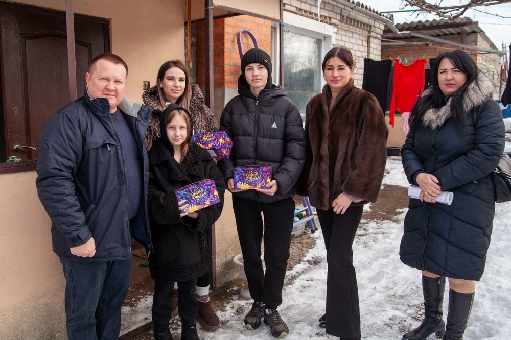 Начальник Нікопольської РВА передав подарунки дітям від ДніпроОВА: фото Начальник Нікопольської РВА передав подарунки дітям від ДніпроОВА: фото