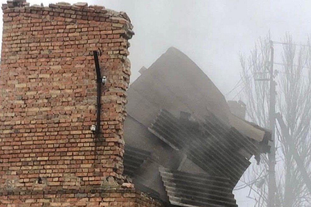 Виготовляли форму для захисників... у Марганці після обстрілу зупинилася швейна фабрика (фото) 1 у Марганці 3