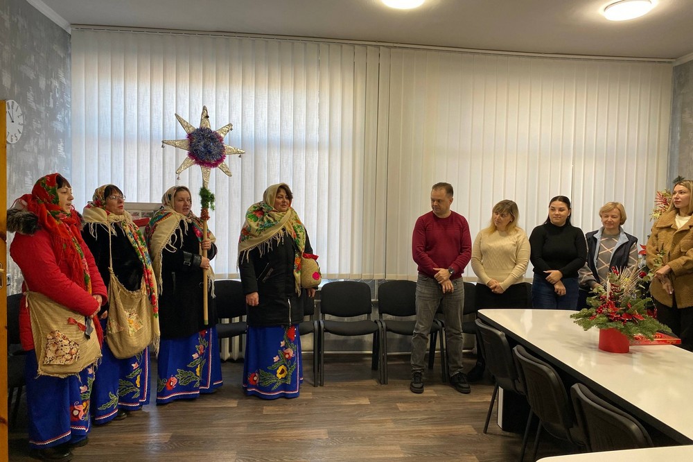 у Томаківській громаді 9