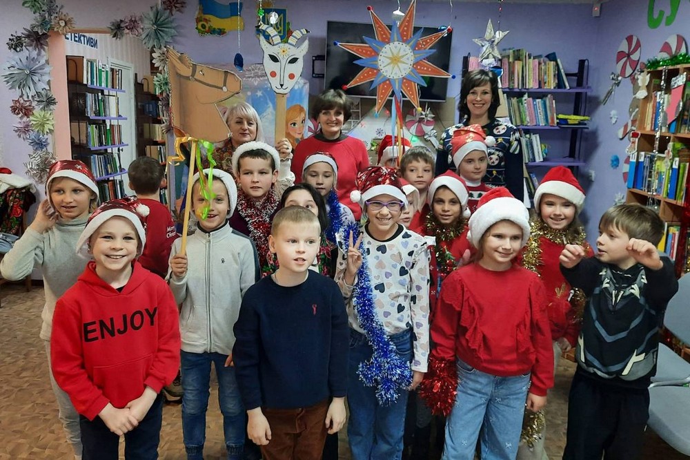 у бібліотеці Покрова 2