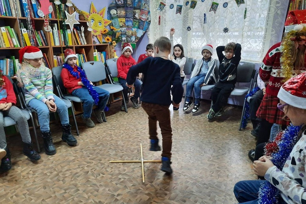 у бібліотеці Покрова 5