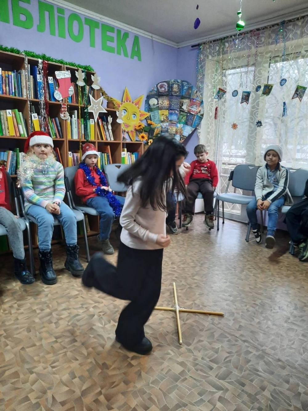 у бібліотеці Покрова 6