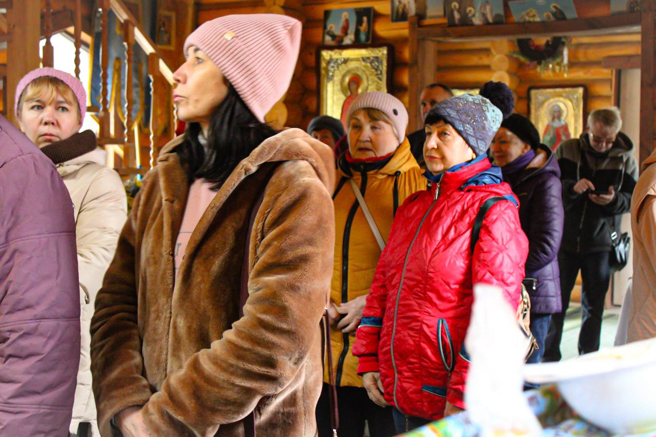 у храмі ПЦУ в Нікополі відзначили День святого Миколая 4 у храмі ПЦУ в Нікополі відзначили День святого Миколая 4