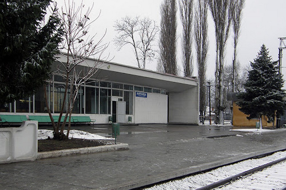 У тому числі на Нікопольщині: через удар по Запоріжжю сьогодні зі змінами курсуватимуть приміські потяги