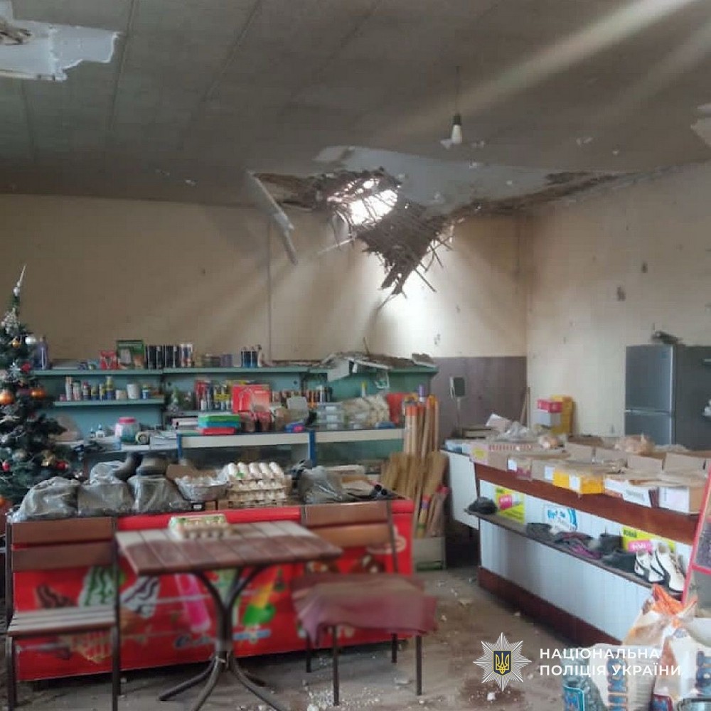 У Нікополі побито магазин і автівки, на Синельниківщині двоє поранених – поліція про наслідки ворожих атак за добу У Нікополі побито магазин і автівки, на Синельниківщині двоє поранених – поліція про наслідки ворожих атак за добу