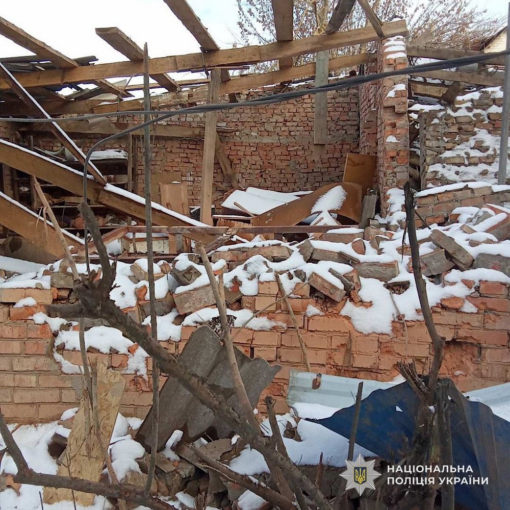 У Нікополі побито магазин і автівки, на Синельниківщині двоє поранених – поліція про наслідки ворожих атак за добу У Нікополі побито магазин і автівки, на Синельниківщині двоє поранених – поліція про наслідки ворожих атак за добу