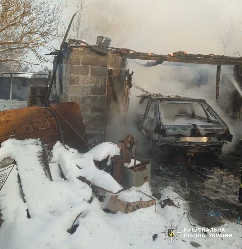 У Нікополі побито магазин і автівки, на Синельниківщині двоє поранених – поліція про наслідки ворожих атак за добу У Нікополі побито магазин і автівки, на Синельниківщині двоє поранених – поліція про наслідки ворожих атак за добу