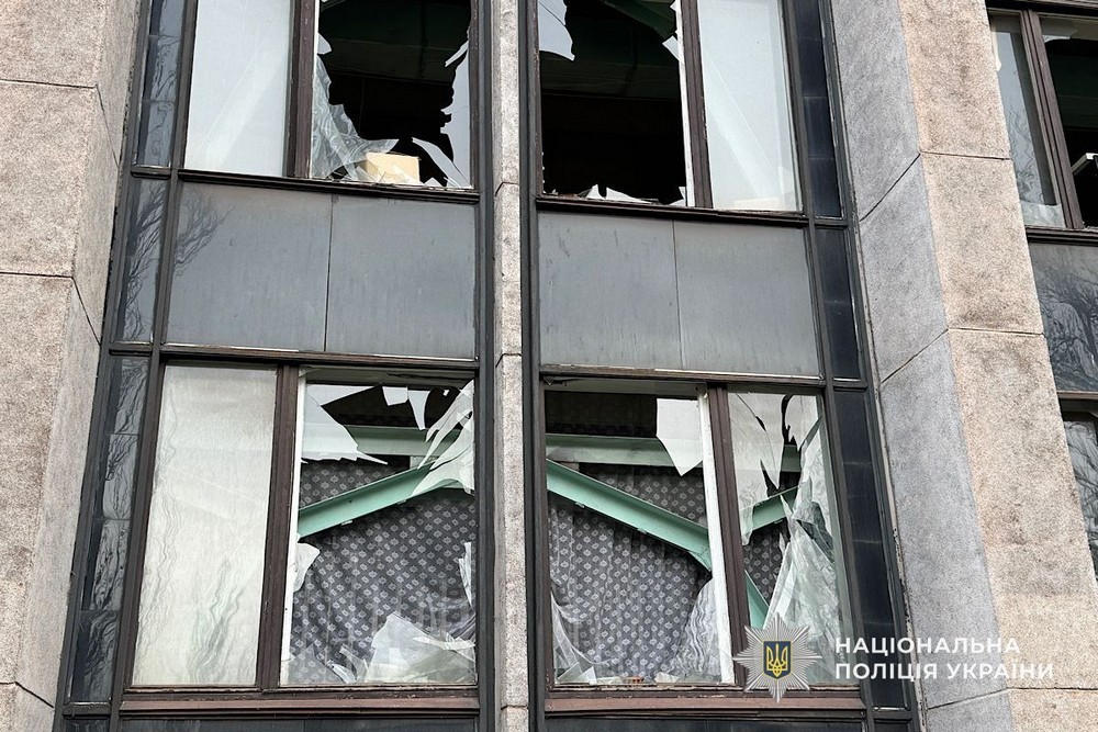 Поранені у Нікополі, багато руйнувань у місті і області: ворог атакував Нікопольщину, Кривий Ріг, Павлоград і Синельниківщину