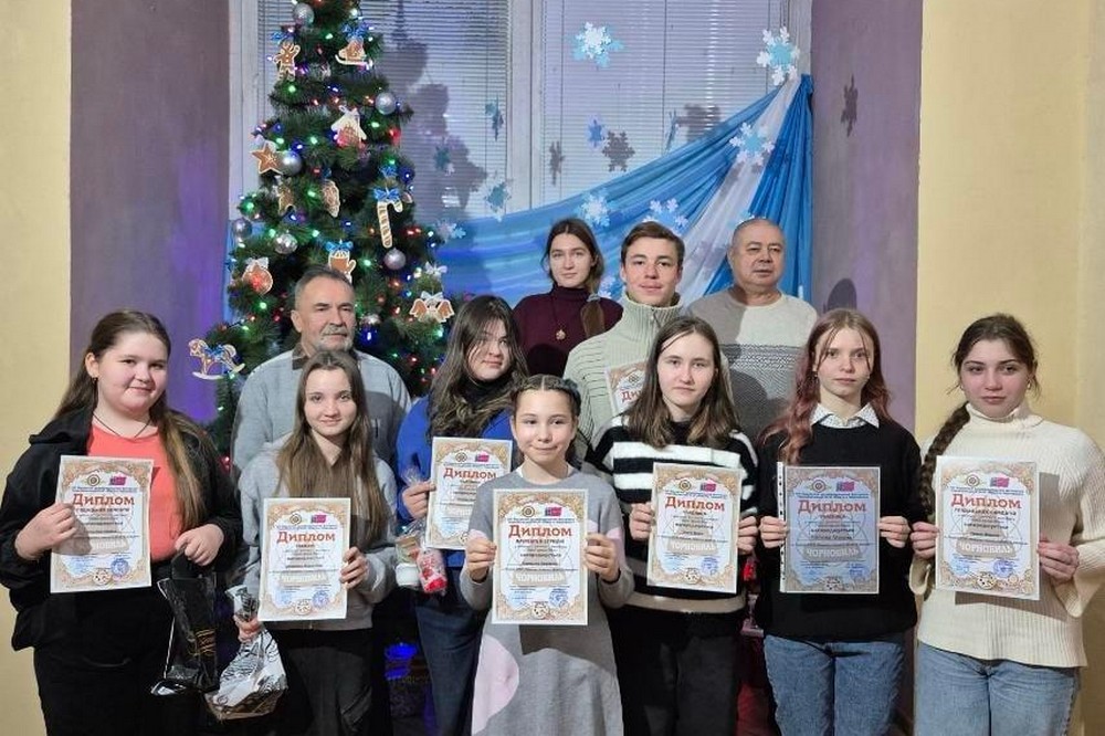 Юна художниця з Покрова здобула Гран-прі на конкурсі «Чорні крила біди» (фото) 1 з Покрова 2