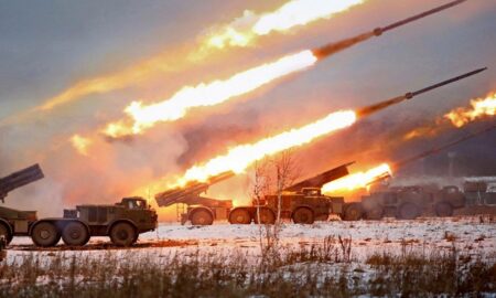 Ворог вдарив по Нікопольщині з РСЗВ, атакував Синельниківщину – є руйнування, виникла пожежа