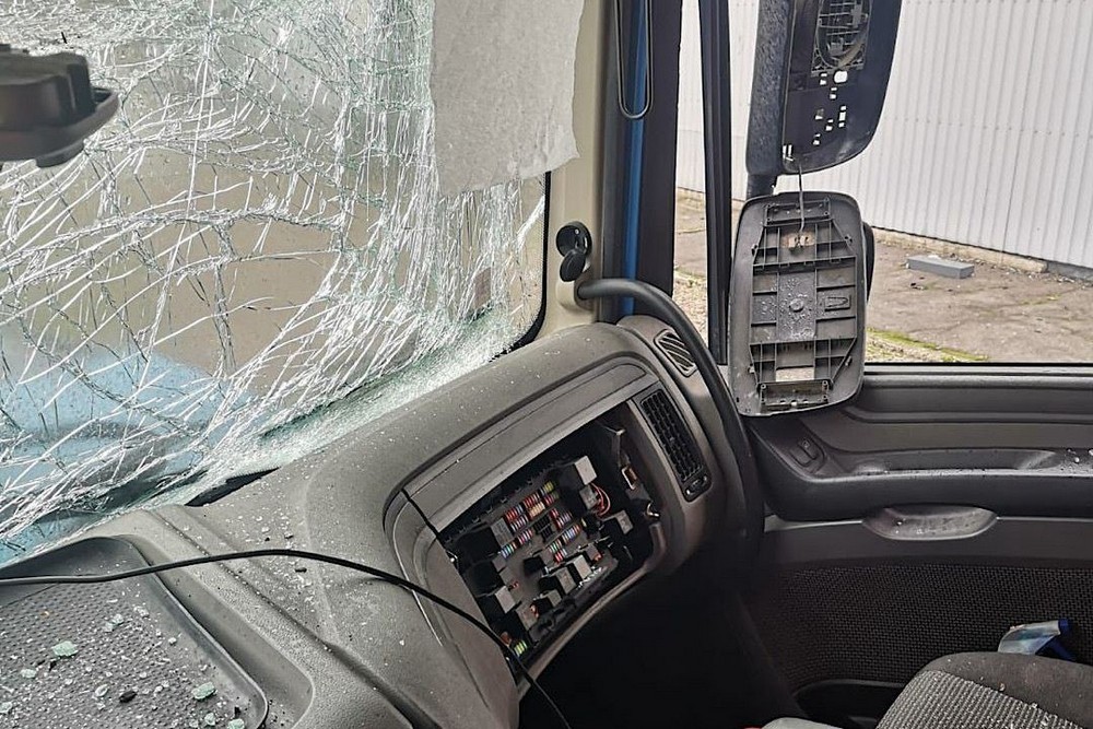 90 повідомлень про удари по Нікополю і району, атаки на Дніпро і Синельниківщину, поранені і руйнування – поліція про наслідки обстрілів за добу (фото) 1 90 повідомлень про удари по Нікополю і району, атаки на Дніпро і Синельниківщину, поранені і руйнування – поліція про наслідки обстрілів за добу (фото)