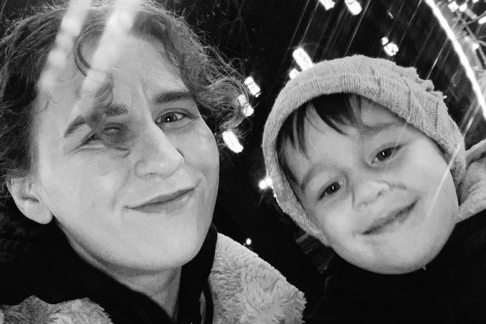 Життя жінки з Кривого Рогу та її трирічного сина обірвав удар по Харкову 2 січня – ЗМІ