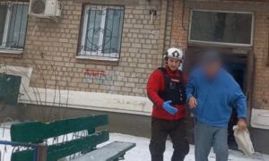 у Нікополі на місці обстрілу працювали волонтери