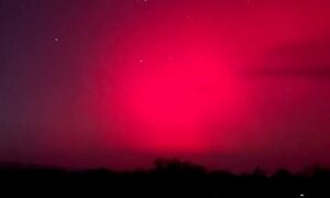 Північне сяйво над Нікополем у ніч на 20 січня (фото)