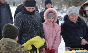 Плаче серце, болить душа: на Нікопольщині сьогодні провели в останню путь полеглого Героя (фото)
