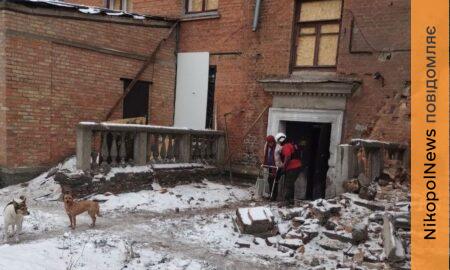 Волонтери Нікополя евакуювали з берегової лінії маломобільну жінку і її собачку: куди звертатися